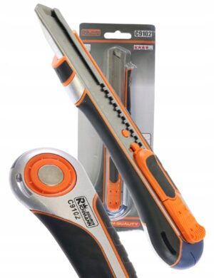 Професионален нож със  острие 18 мм.