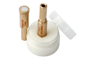 Oхлаждащ восък за диамантени свредла.